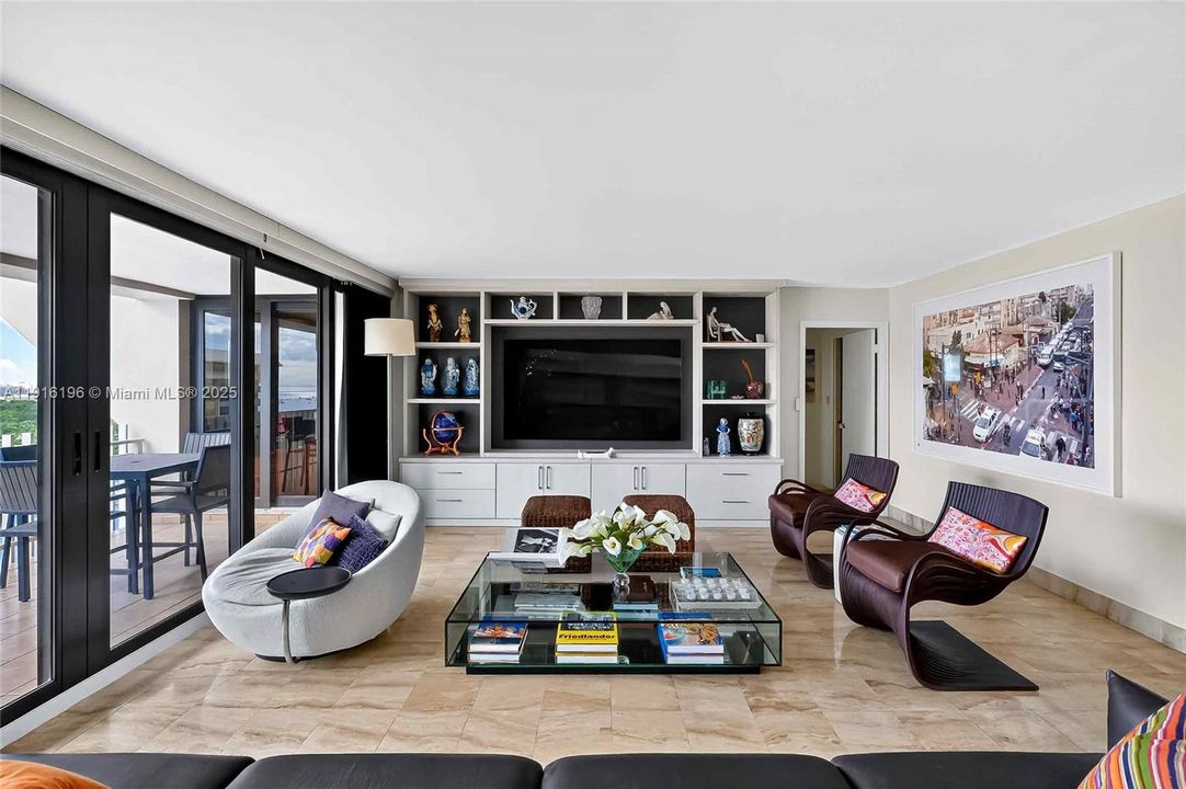 На продажу: $1,699,000 (2 спален, 2 ванн, 1882 Квадратных фут)