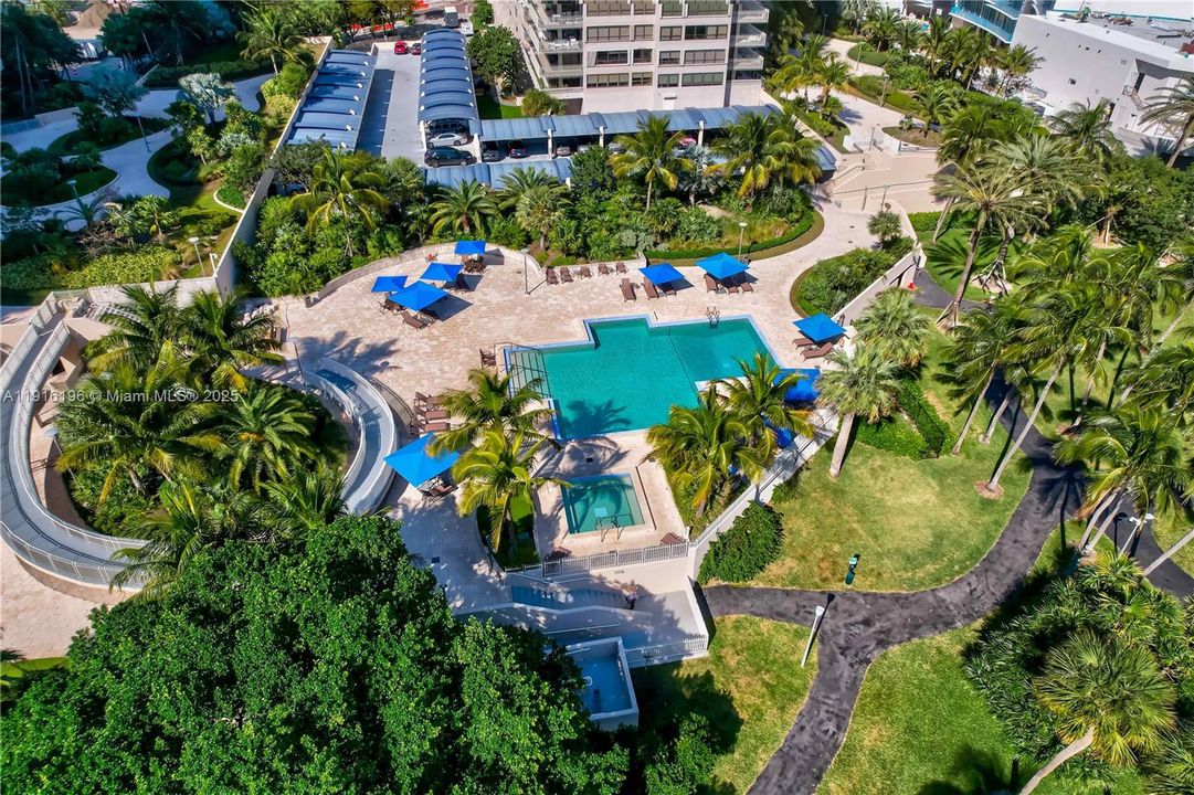 На продажу: $1,699,000 (2 спален, 2 ванн, 1882 Квадратных фут)