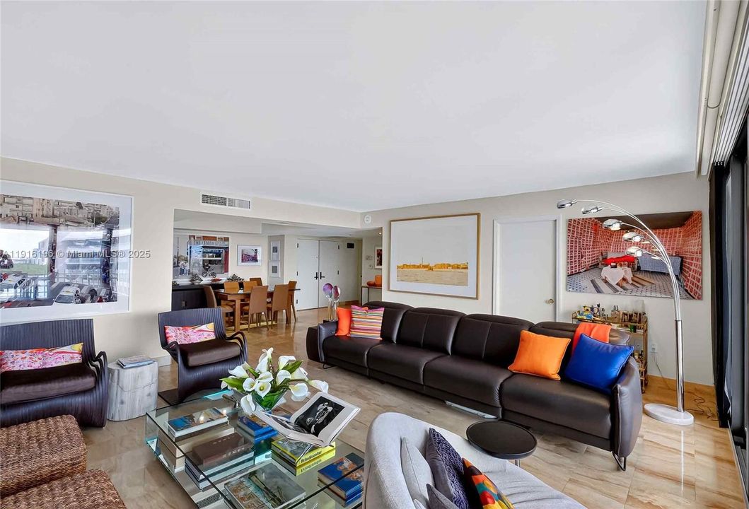 На продажу: $1,699,000 (2 спален, 2 ванн, 1882 Квадратных фут)