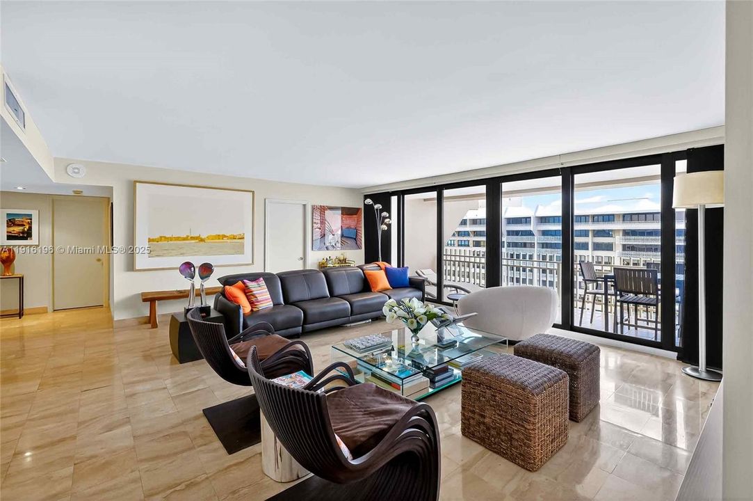 На продажу: $1,699,000 (2 спален, 2 ванн, 1882 Квадратных фут)