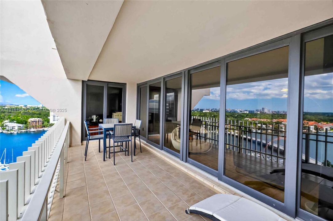 На продажу: $1,699,000 (2 спален, 2 ванн, 1882 Квадратных фут)