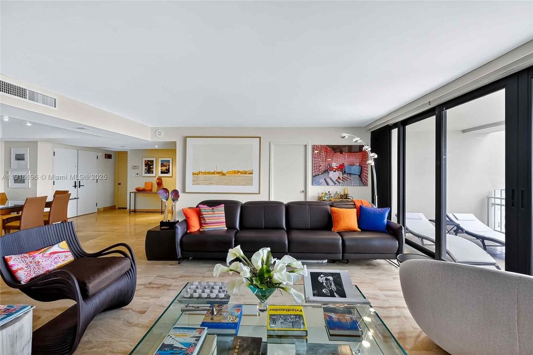 На продажу: $1,699,000 (2 спален, 2 ванн, 1882 Квадратных фут)