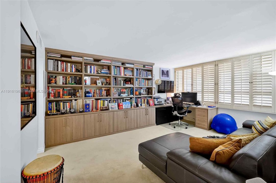 На продажу: $1,699,000 (2 спален, 2 ванн, 1882 Квадратных фут)