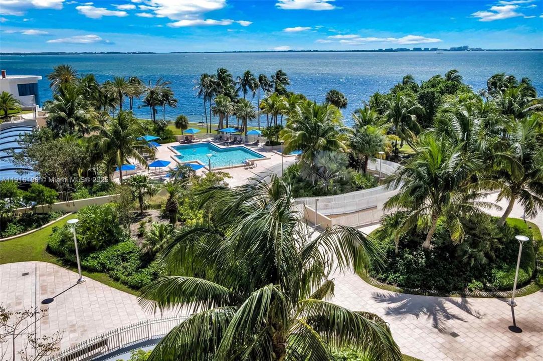 На продажу: $1,699,000 (2 спален, 2 ванн, 1882 Квадратных фут)