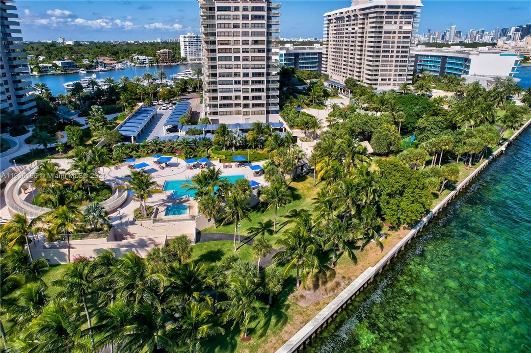 На продажу: $1,699,000 (2 спален, 2 ванн, 1882 Квадратных фут)