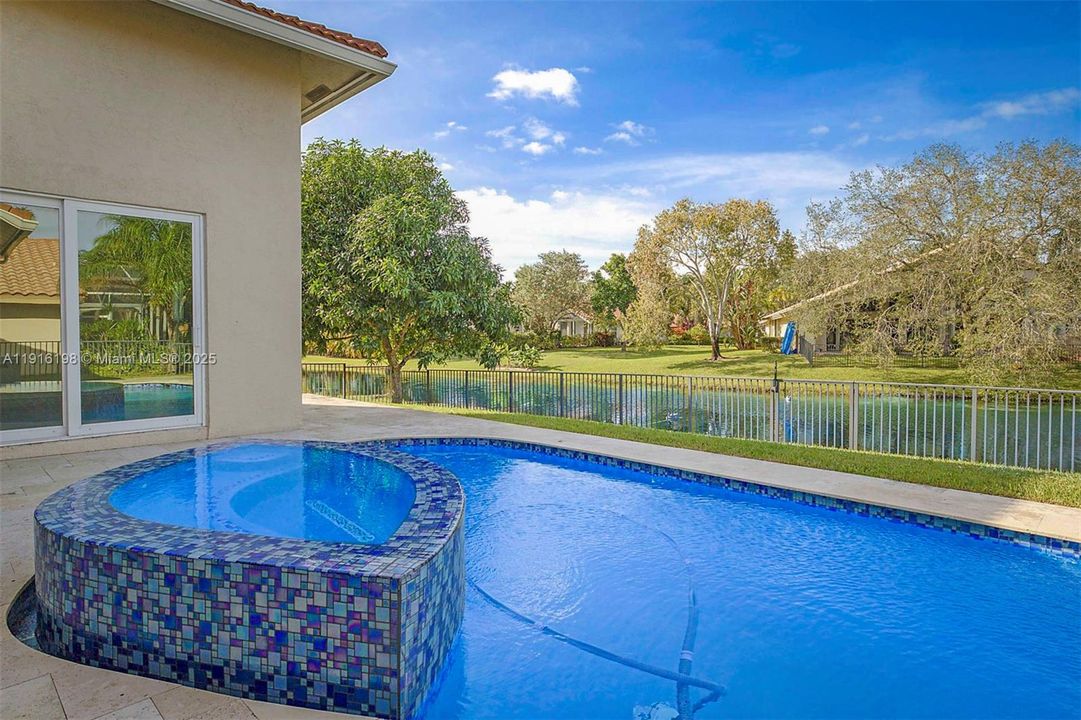 En Renta: $6,000 (5 camas, 3 baños, 2690 Pies cuadrados)