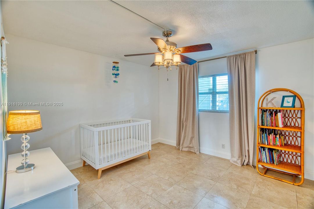 На продажу: $399,000 (2 спален, 2 ванн, 950 Квадратных фут)