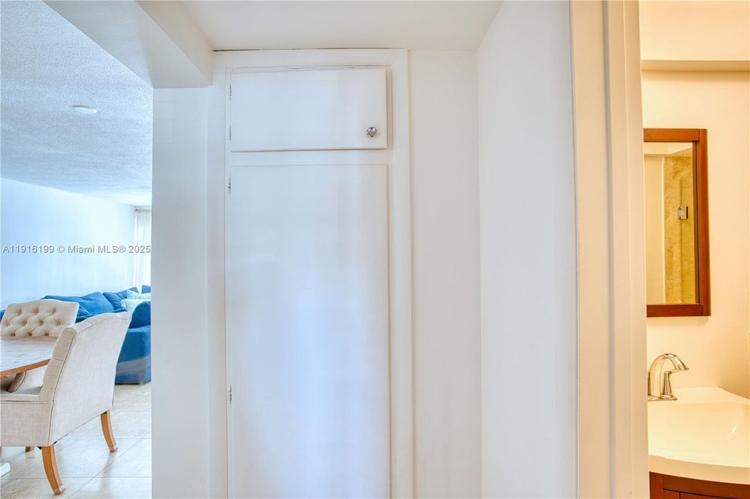 На продажу: $399,000 (2 спален, 2 ванн, 950 Квадратных фут)