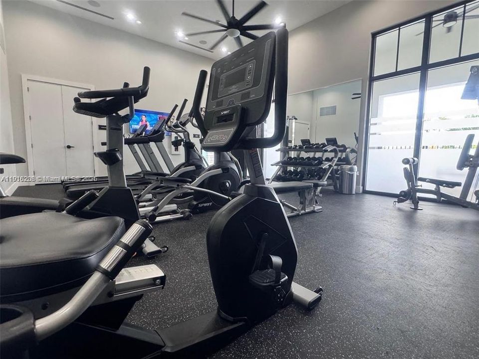 For Sale: $397,500 (3 beds, 3 baths, 1328 Square Feet)