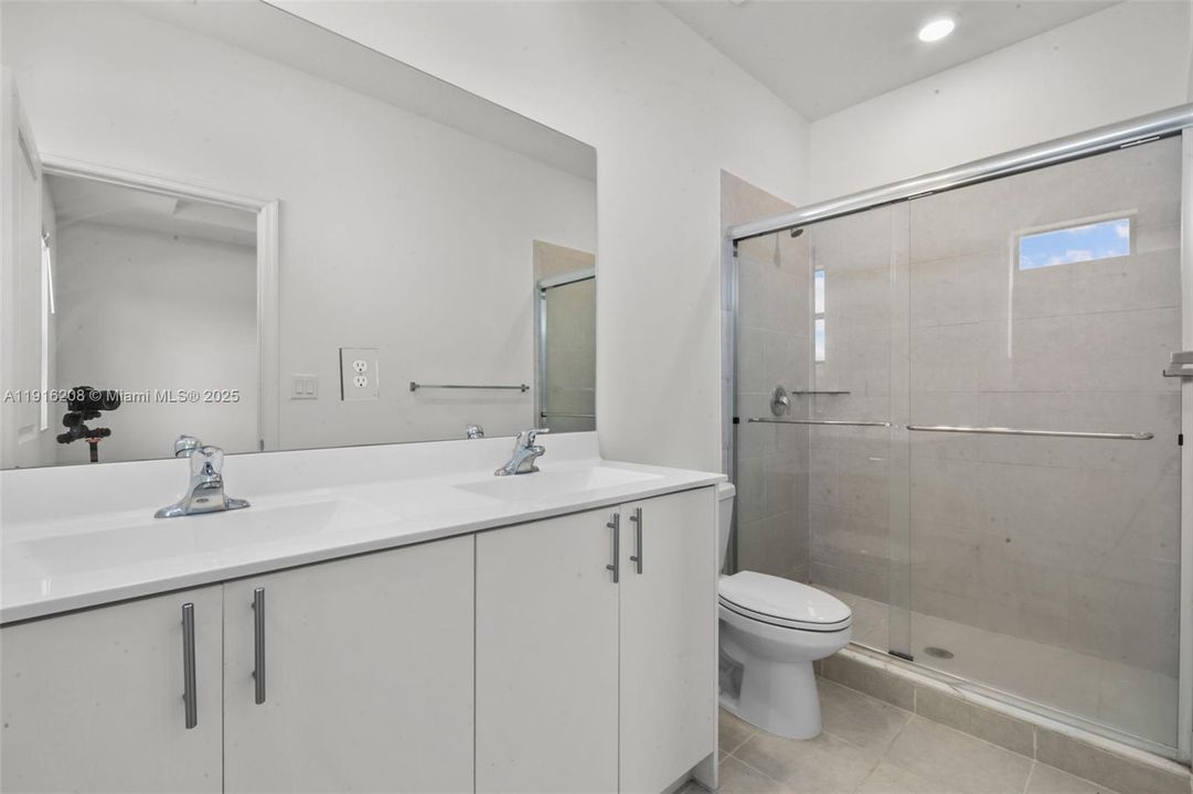 For Sale: $397,500 (3 beds, 3 baths, 1328 Square Feet)