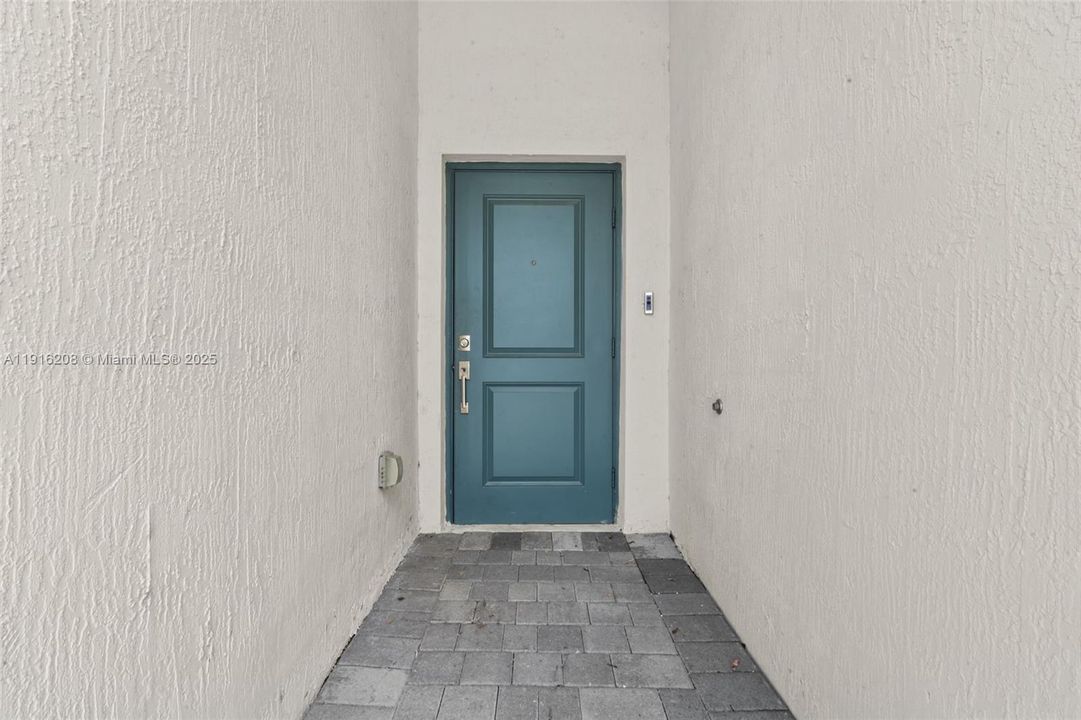 For Sale: $397,500 (3 beds, 3 baths, 1328 Square Feet)