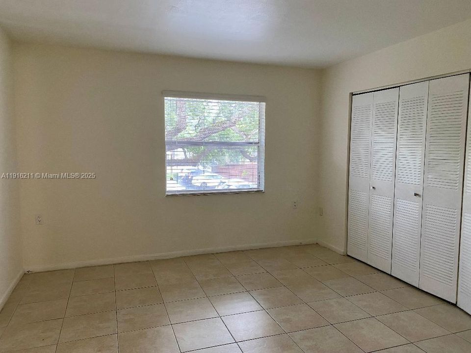 For Rent: $2,300 (2 beds, 2 baths, 986 Square Feet)