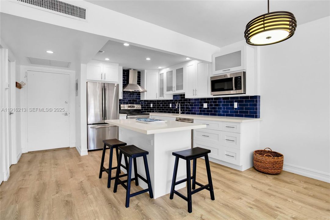 For Rent: $3,150 (1 beds, 1 baths, 808 Square Feet)