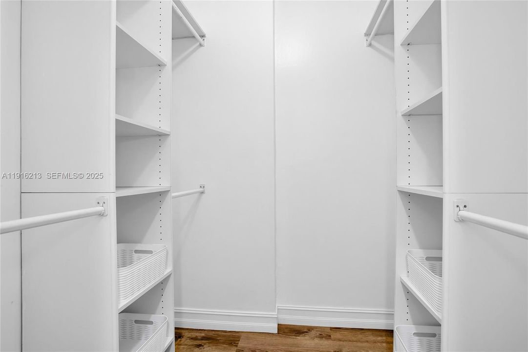 For Rent: $3,150 (1 beds, 1 baths, 808 Square Feet)