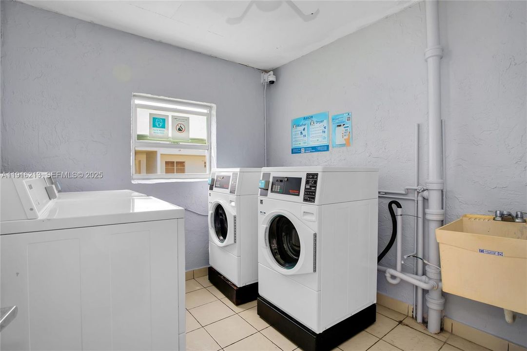 For Rent: $3,150 (1 beds, 1 baths, 808 Square Feet)