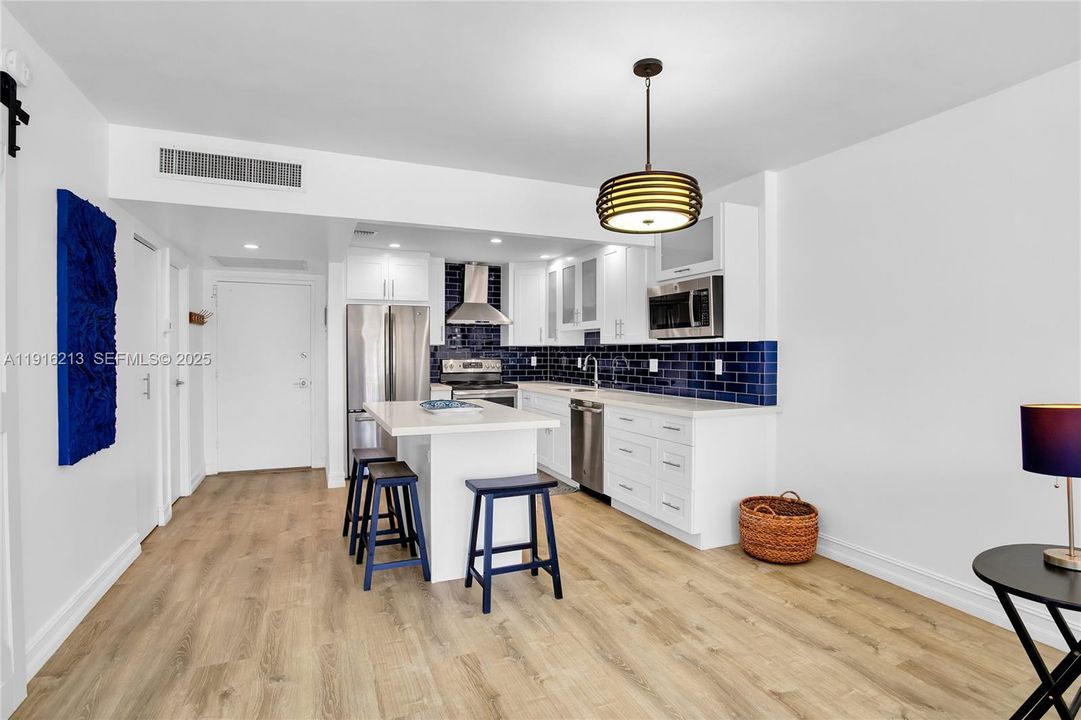 For Rent: $3,150 (1 beds, 1 baths, 808 Square Feet)