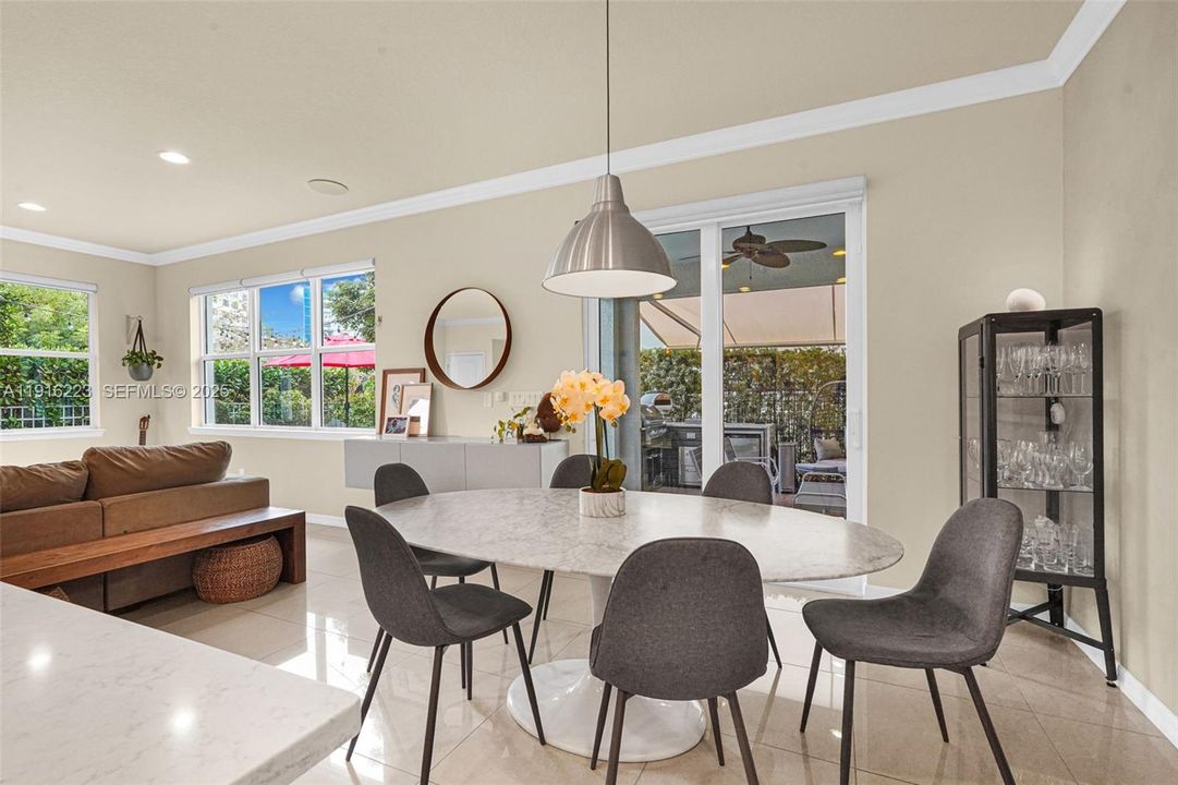 На продажу: $750,000 (3 спален, 2 ванн, 1769 Квадратных фут)