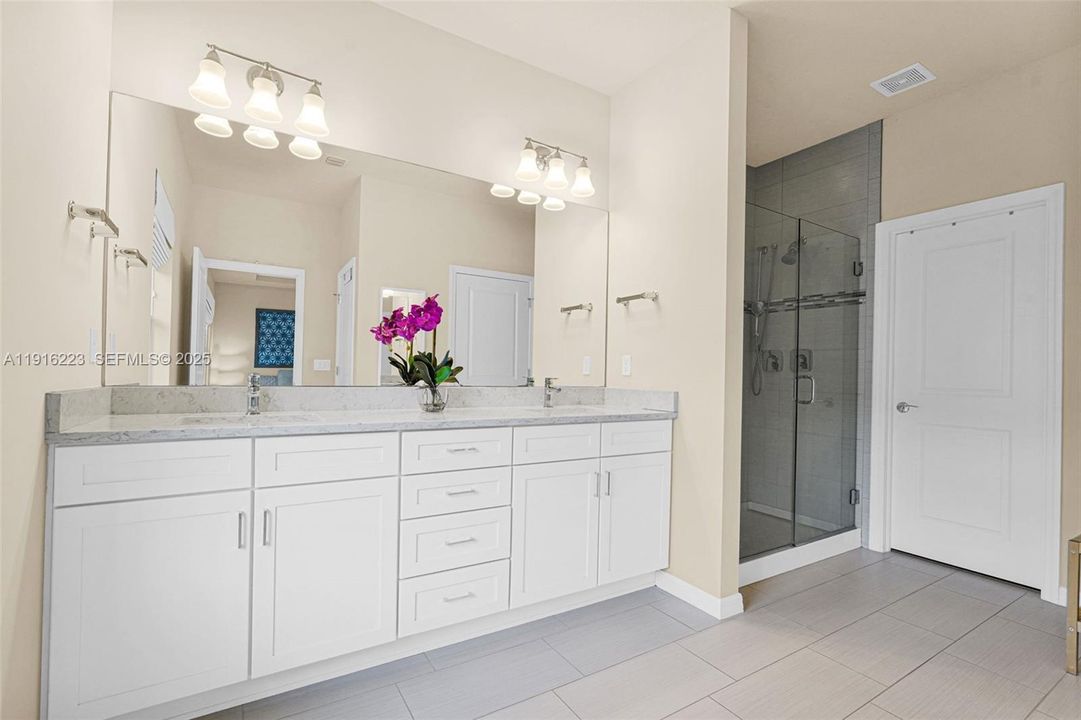 На продажу: $750,000 (3 спален, 2 ванн, 1769 Квадратных фут)