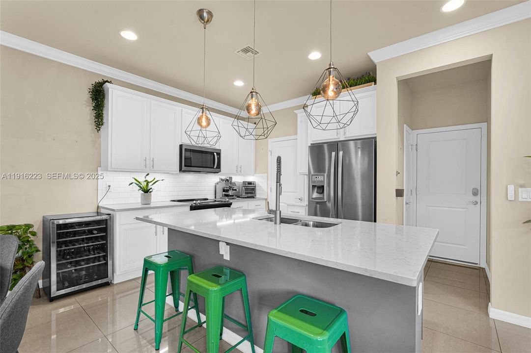 На продажу: $750,000 (3 спален, 2 ванн, 1769 Квадратных фут)