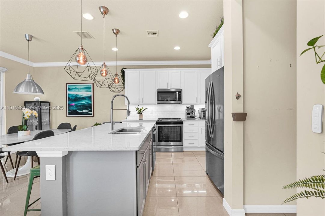 На продажу: $750,000 (3 спален, 2 ванн, 1769 Квадратных фут)