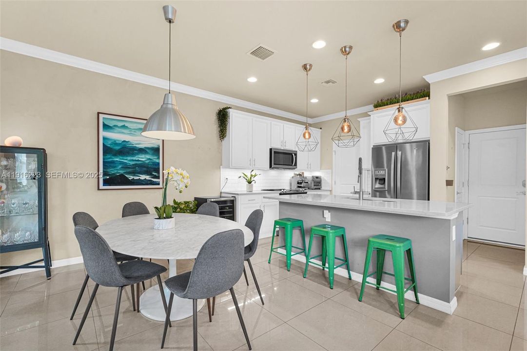 На продажу: $750,000 (3 спален, 2 ванн, 1769 Квадратных фут)