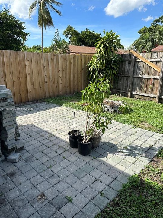 Recientemente alquilado: $2,350 (2 camas, 2 baños, 952 Pies cuadrados)