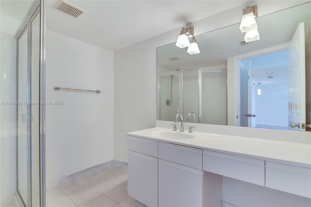Active With Contract: $3,400 (2 beds, 2 baths, 1365 Square Feet)