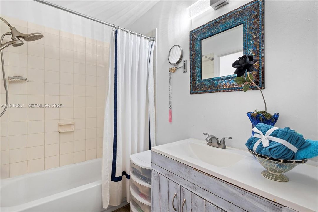 На продажу: $268,878 (2 спален, 2 ванн, 970 Квадратных фут)