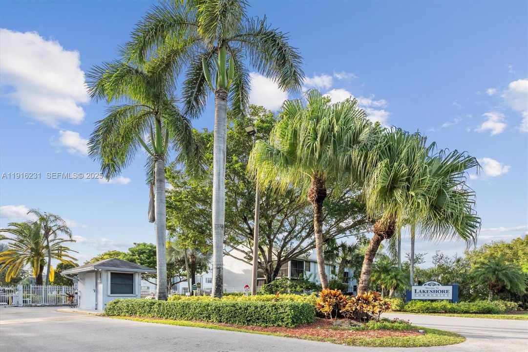 На продажу: $268,878 (2 спален, 2 ванн, 970 Квадратных фут)