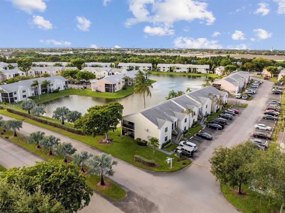 На продажу: $268,878 (2 спален, 2 ванн, 970 Квадратных фут)