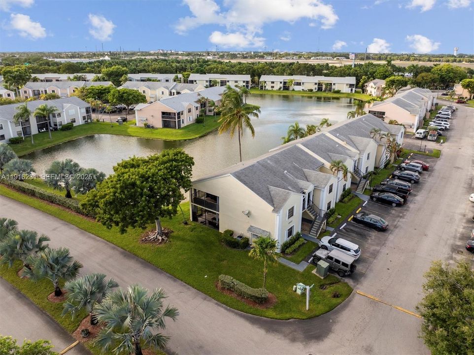 На продажу: $268,878 (2 спален, 2 ванн, 970 Квадратных фут)