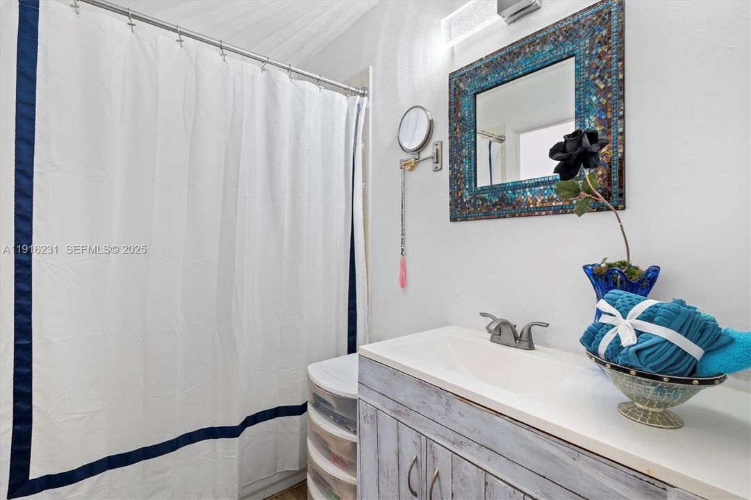 На продажу: $268,878 (2 спален, 2 ванн, 970 Квадратных фут)