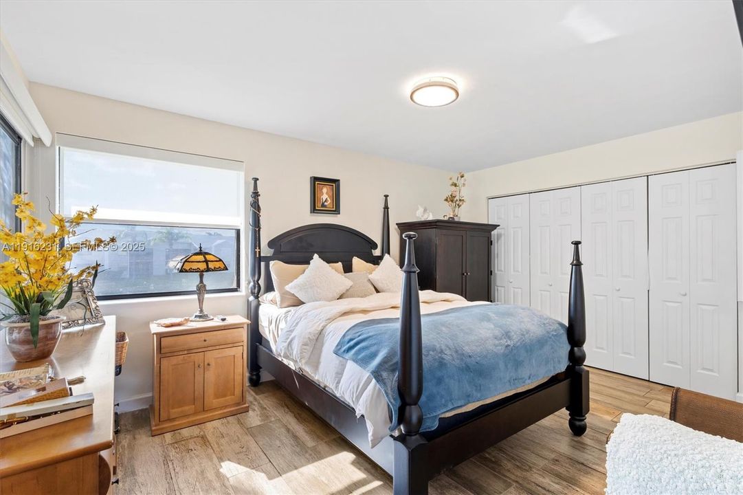 На продажу: $268,878 (2 спален, 2 ванн, 970 Квадратных фут)