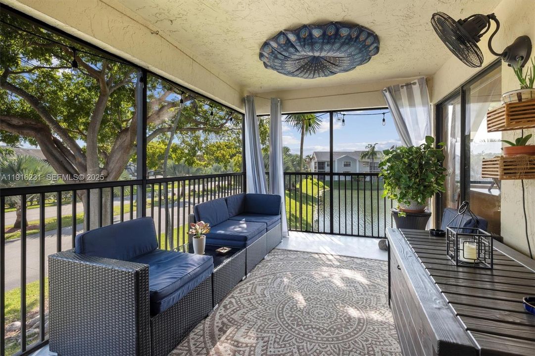 На продажу: $268,878 (2 спален, 2 ванн, 970 Квадратных фут)