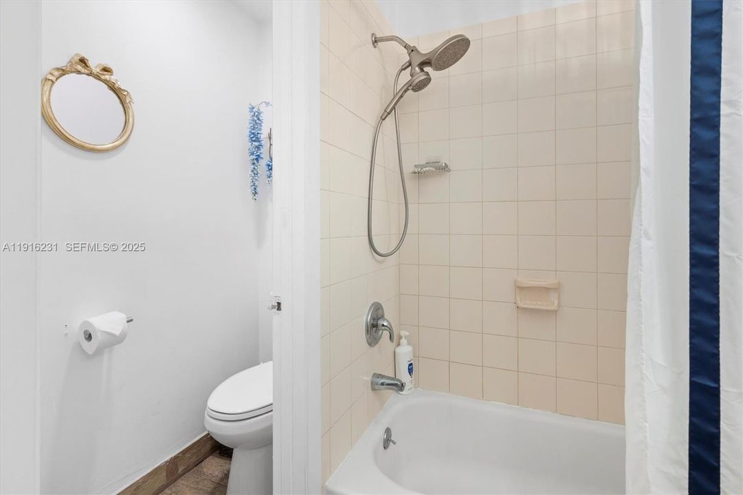 На продажу: $268,878 (2 спален, 2 ванн, 970 Квадратных фут)