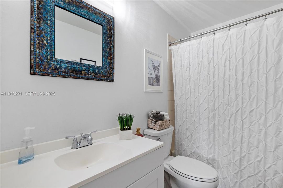 На продажу: $268,878 (2 спален, 2 ванн, 970 Квадратных фут)