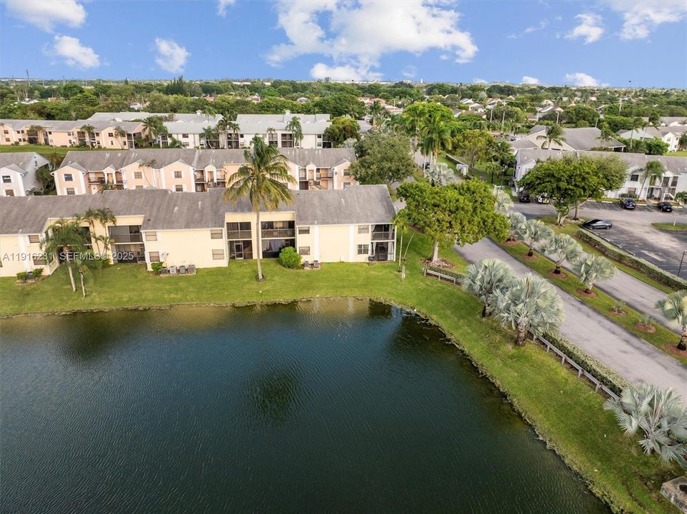 На продажу: $268,878 (2 спален, 2 ванн, 970 Квадратных фут)