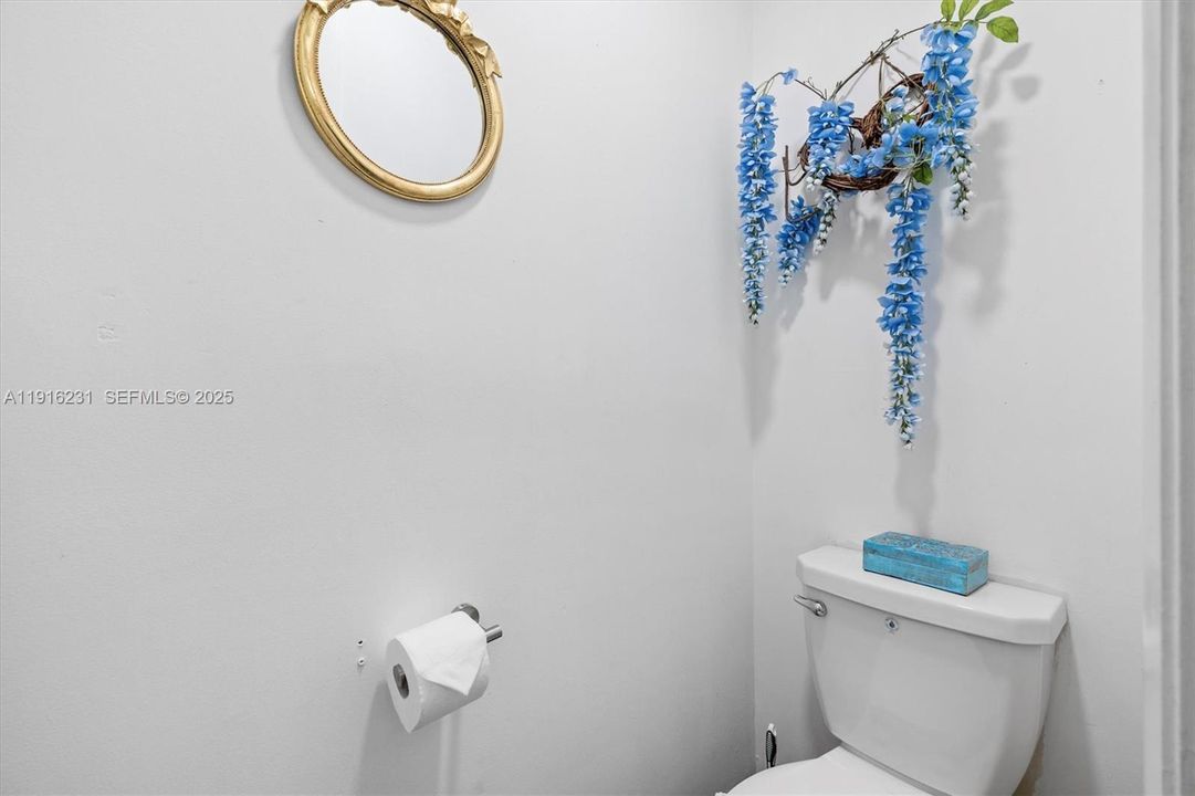 На продажу: $268,878 (2 спален, 2 ванн, 970 Квадратных фут)