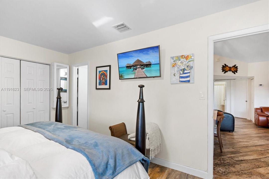 На продажу: $268,878 (2 спален, 2 ванн, 970 Квадратных фут)