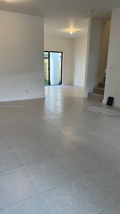 For Rent: $3,390 (3 beds, 2 baths, 1507 Square Feet)