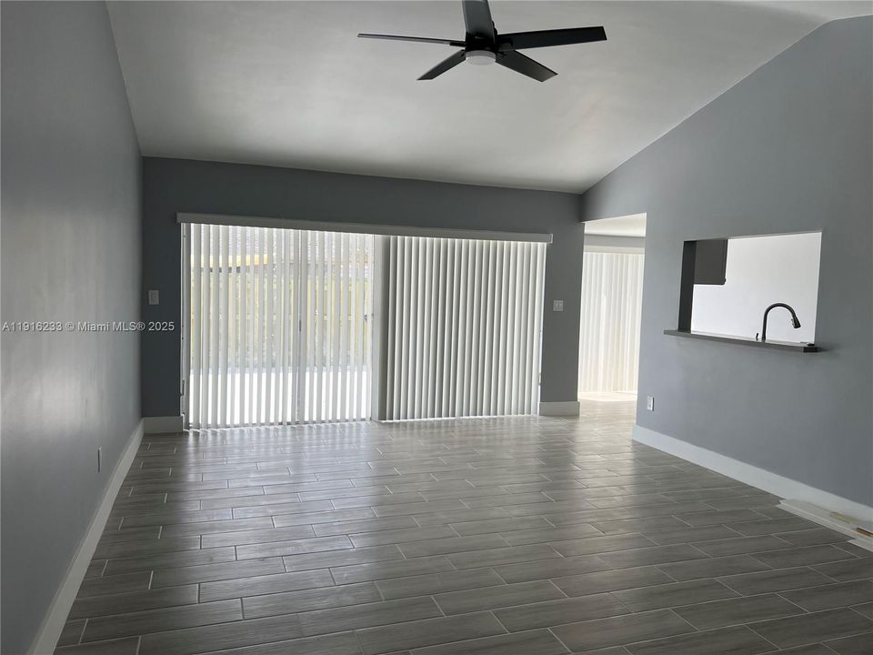 For Rent: $2,900 (3 beds, 2 baths, 1276 Square Feet)