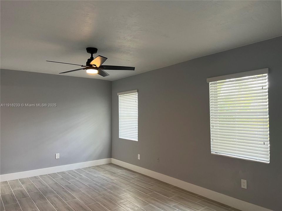 For Rent: $2,900 (3 beds, 2 baths, 1276 Square Feet)