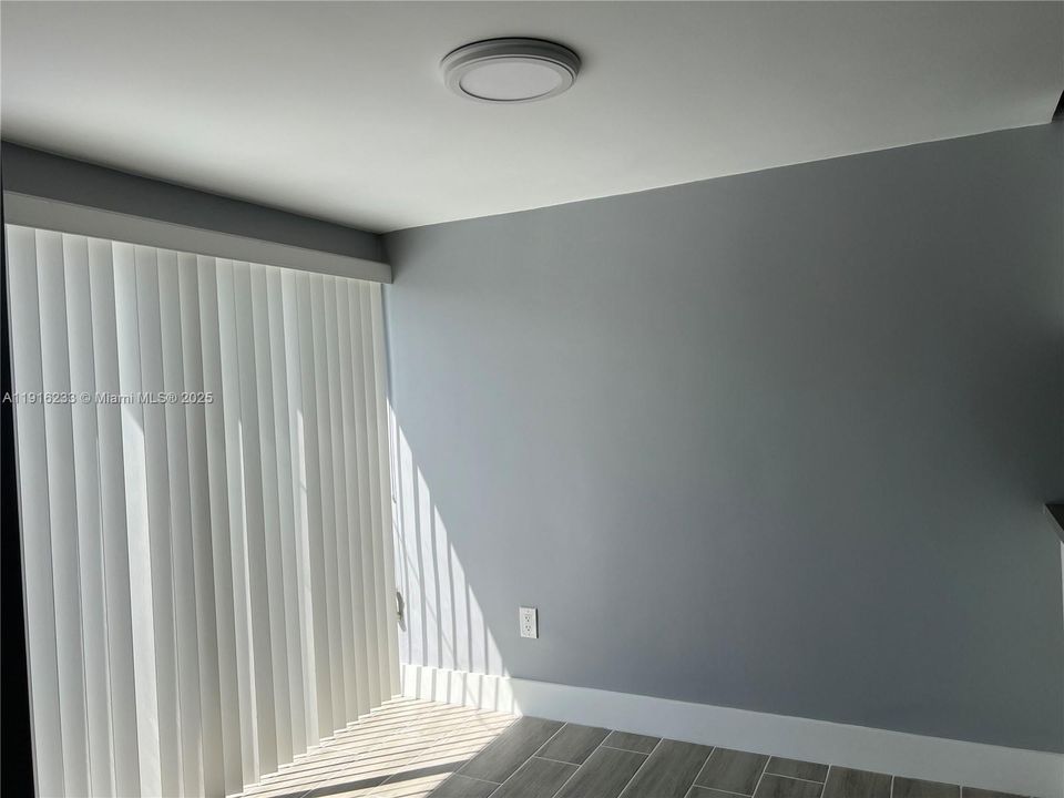 For Rent: $2,900 (3 beds, 2 baths, 1276 Square Feet)