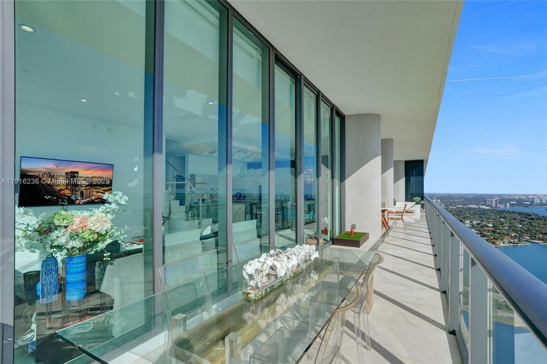 For Rent: $27,500 (4 beds, 4 baths, 2915 Square Feet)