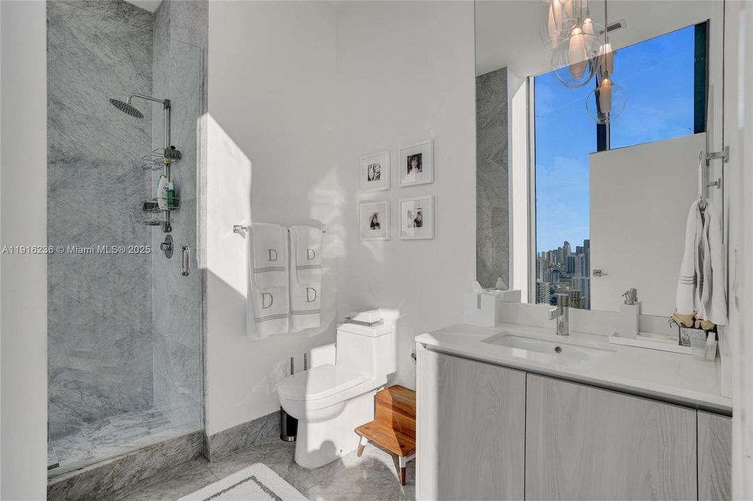 For Rent: $27,500 (4 beds, 4 baths, 2915 Square Feet)