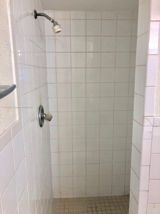 For Rent: $1,750 (1 beds, 1 baths, 554 Square Feet)