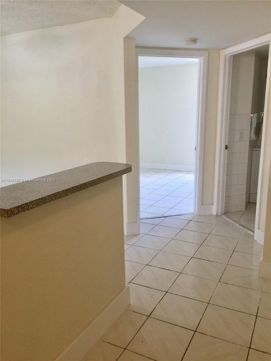 For Rent: $1,750 (1 beds, 1 baths, 554 Square Feet)