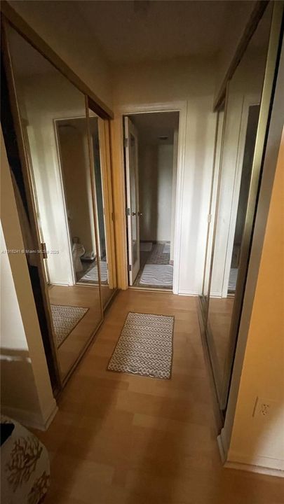 For Sale: $205,000 (2 beds, 2 baths, 834 Square Feet)