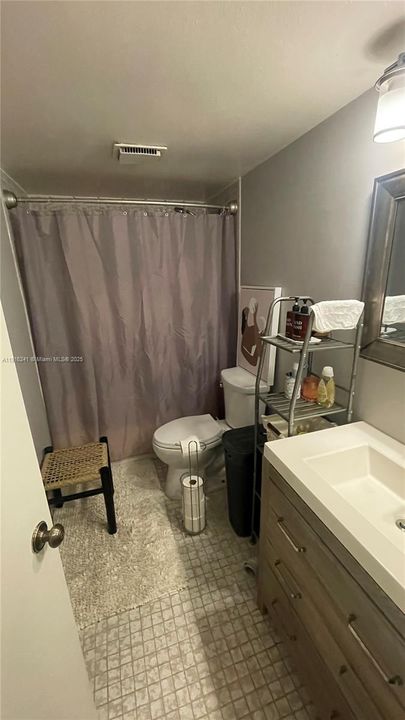 For Sale: $205,000 (2 beds, 2 baths, 834 Square Feet)