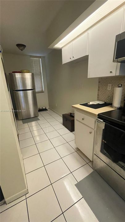 For Sale: $205,000 (2 beds, 2 baths, 834 Square Feet)